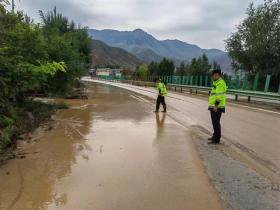 青海部分路段受降雨影响发生泥石流，部分路段交通管制！  第16张